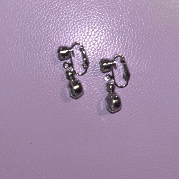 Vintage Earrings - Picture 2 of 3